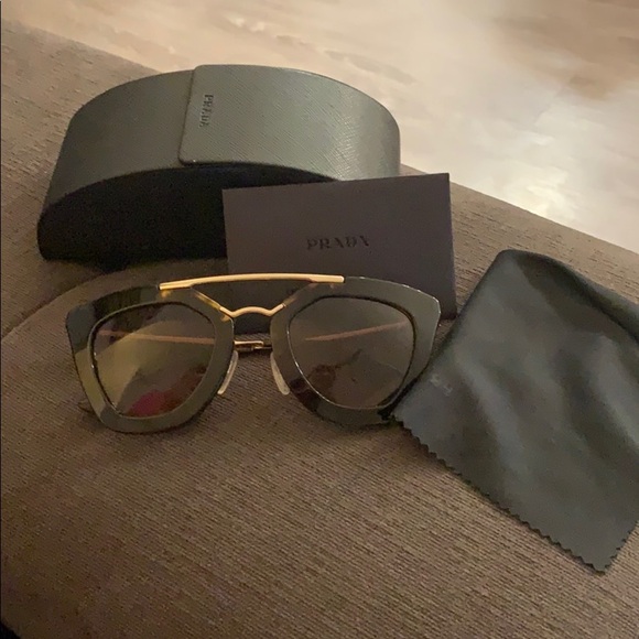 Prada Sunglasses - AUTH GUARANTEE WITH CASE!! - Picture 1 of 1